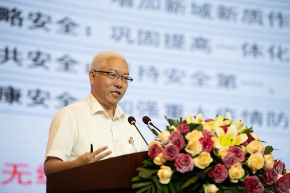 邓中亮.jpg